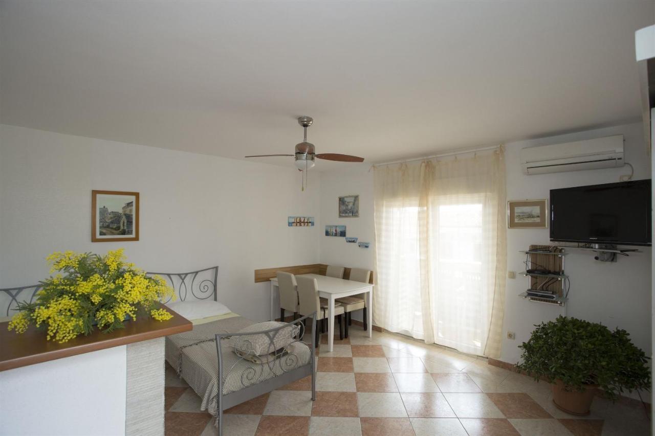 Apartments Gudelj Trogir Exterior photo