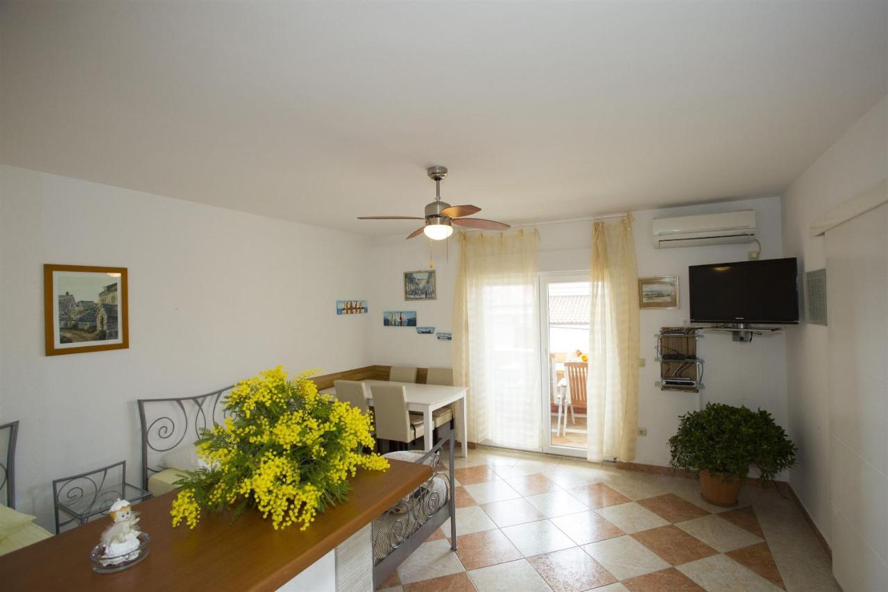 Apartments Gudelj Trogir Exterior photo